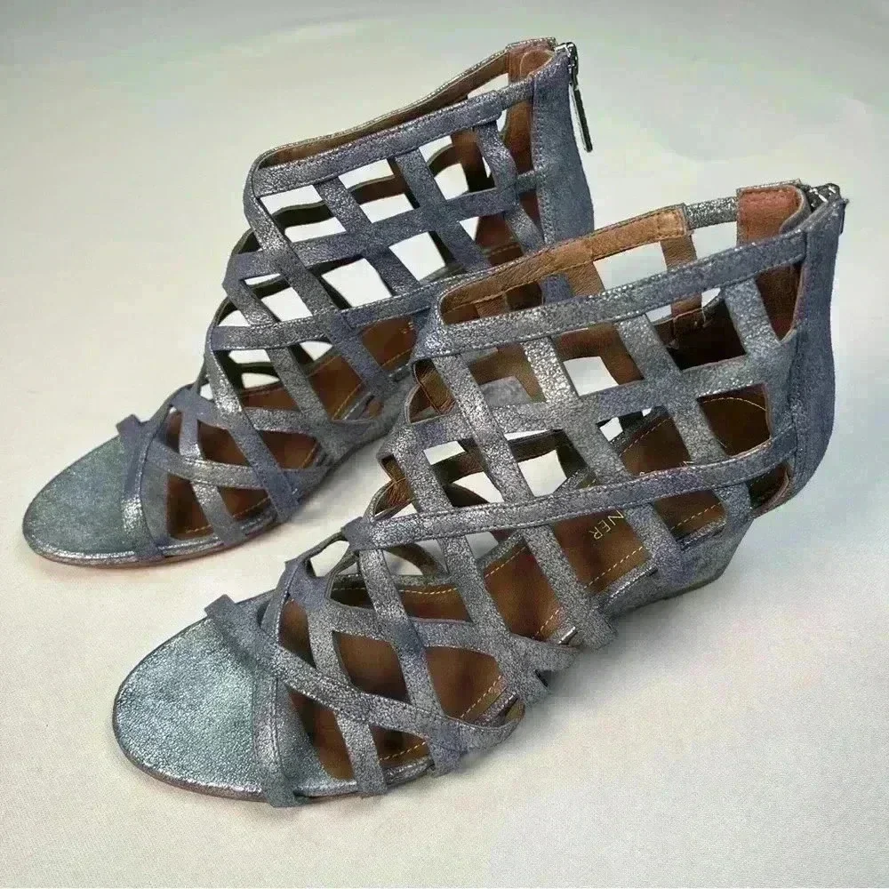 Donald J Pliner Womens 8.5 Wedge Sandal Metallic Blue Gray Strappy Cage 9.5 NEW - Picture 1 of 12